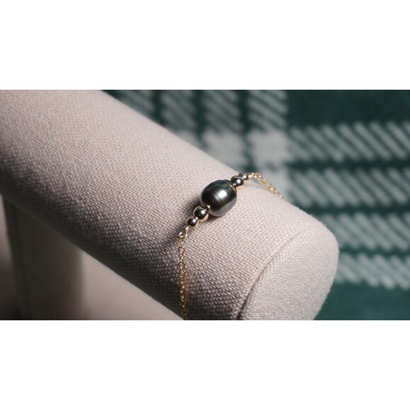 Tahitian Pearl Bracelet, 14k Gold Fill, Minimalist Luxury Jewelry - Picture 1 of 5